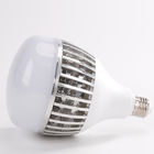 導かれる力30wの屋内導かれた電球は高い発電の球根プラスチック ランプ ボディ材料を欠く