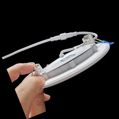 Ac85-265vはDownlightの住宅の使用5cct調節可能な色12wを引込めた