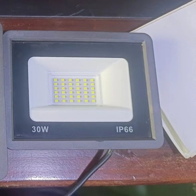 10wから200w 3年保証 シンプルなデザイン 防水 庭園や公園のためのLEDスポットライト
