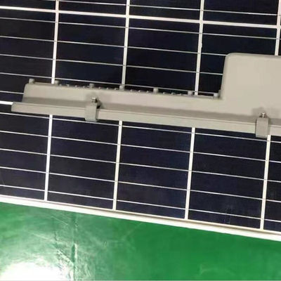 2ハイウェーのためのアルミニウム ハウジングが付いている太陽街灯の高い発電500Wすべて