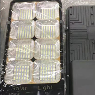 2ハイウェーのためのアルミニウム ハウジングが付いている太陽街灯の高い発電500Wすべて